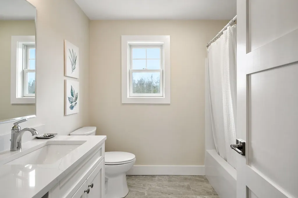 21 Brightstone Way Sandown NH 03873