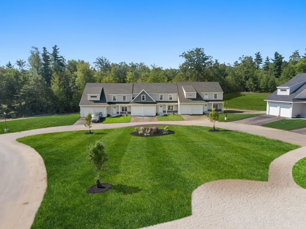 21 Brightstone Way Sandown NH 03873