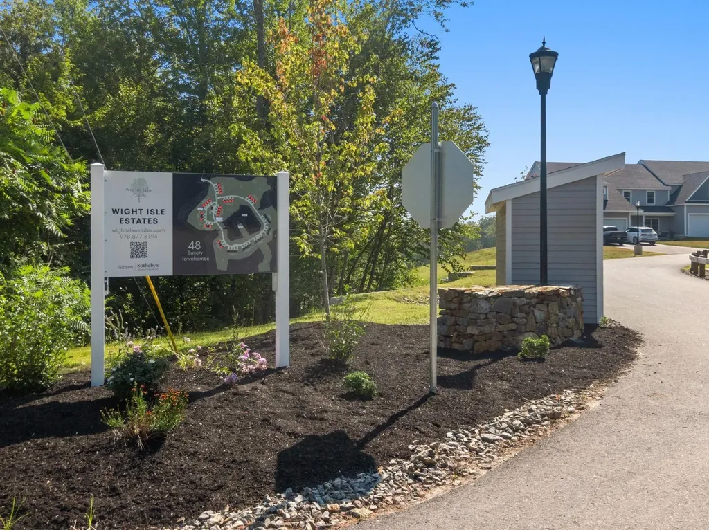 21 Brightstone Way Sandown NH 03873