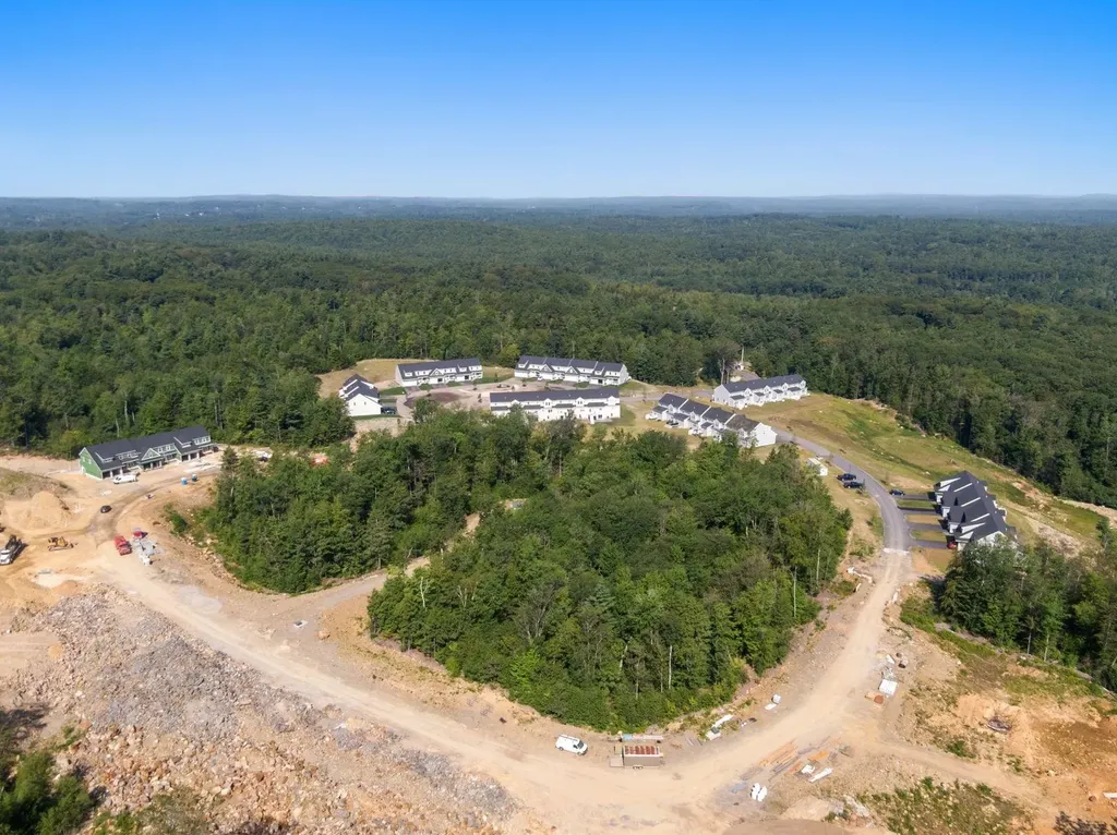 21 Brightstone Way Sandown NH 03873