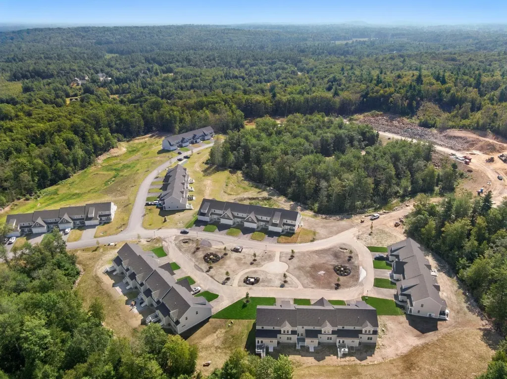 21 Brightstone Way Sandown NH 03873