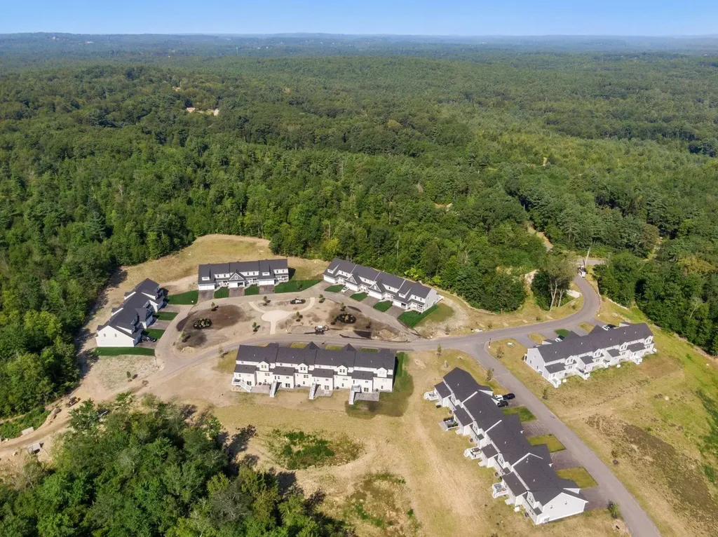 21 Brightstone Way Sandown NH 03873