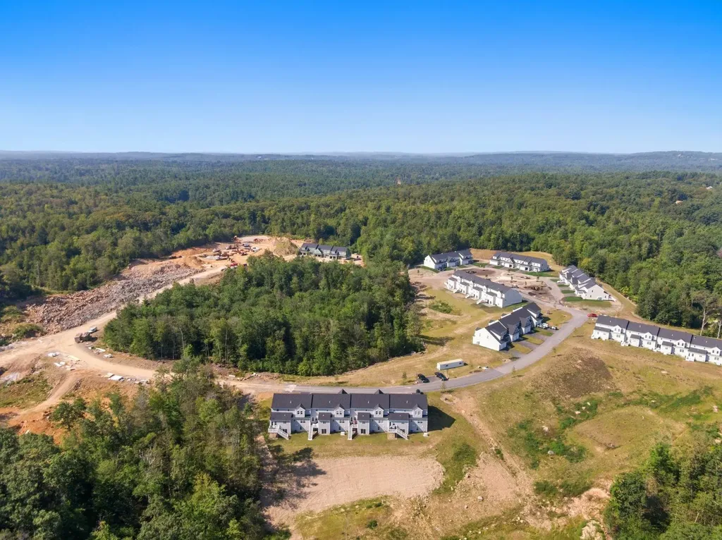 21 Brightstone Way Sandown NH 03873