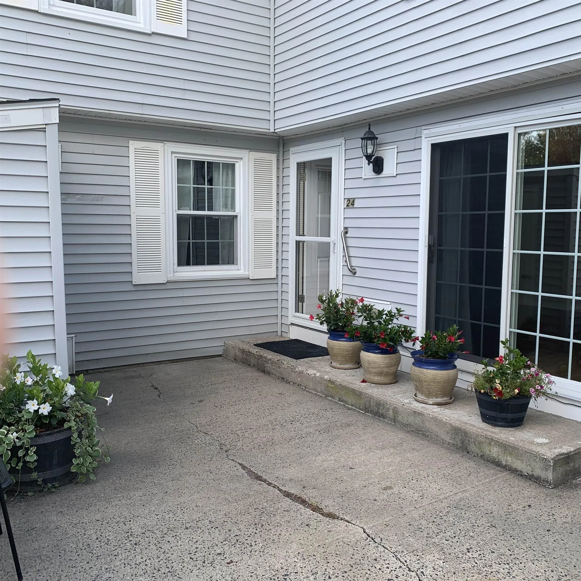 24 Springfield Estate Rochester NH 03867-1441