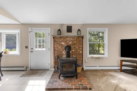 662 Nh Route 129 Loudon NH 03307