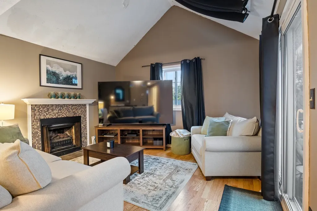 98 Henry Law Avenue Dover NH 03820