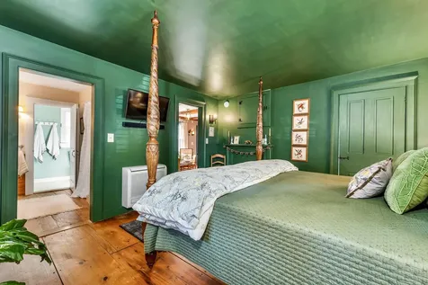 5 Trask Mountain Road Wolfeboro NH 03894