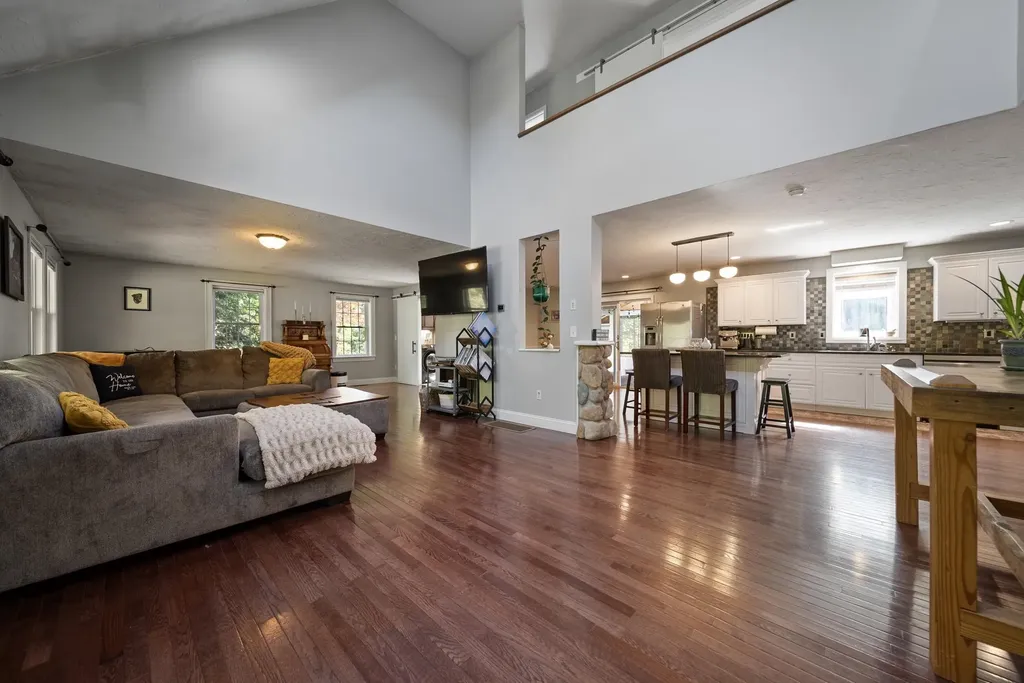 69 Heather Circle Auburn NH 03032