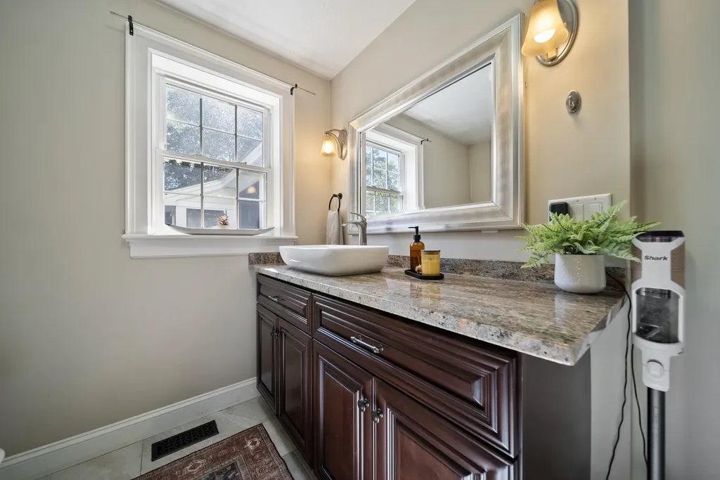 69 Heather Circle Auburn NH 03032