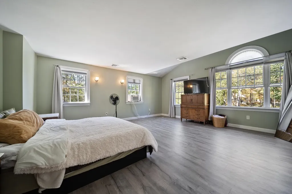 69 Heather Circle Auburn NH 03032