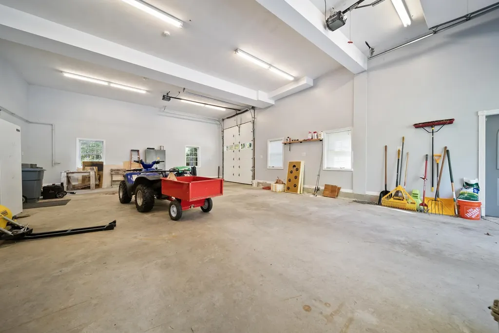 69 Heather Circle Auburn NH 03032