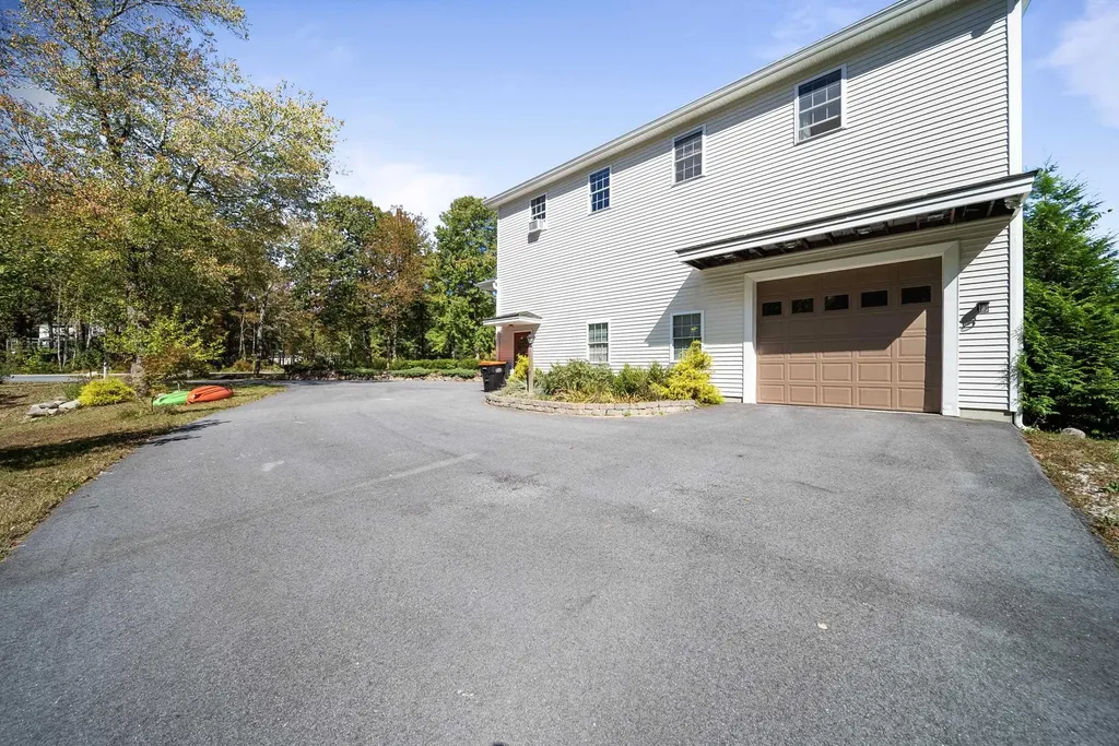 69 Heather Circle Auburn NH 03032