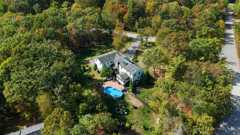 69 Heather Circle Auburn NH 03032