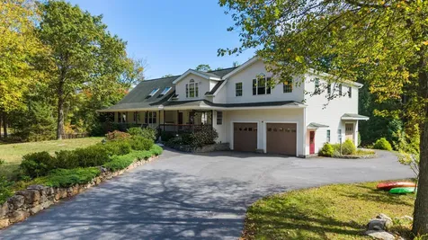69 Heather Circle Auburn NH 03032
