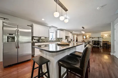 69 Heather Circle Auburn NH 03032