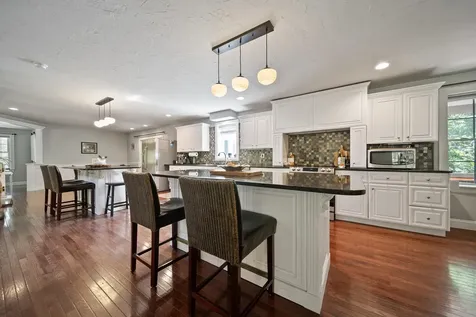 69 Heather Circle Auburn NH 03032