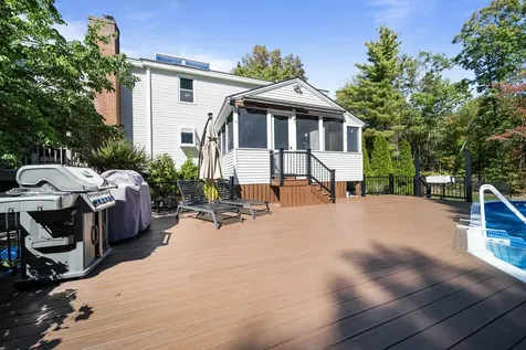 69 Heather Circle Auburn NH 03032