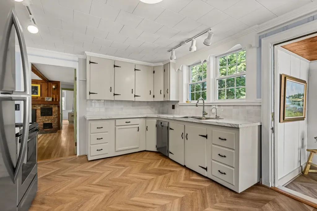 39 Exeter Road Hampton NH 03842