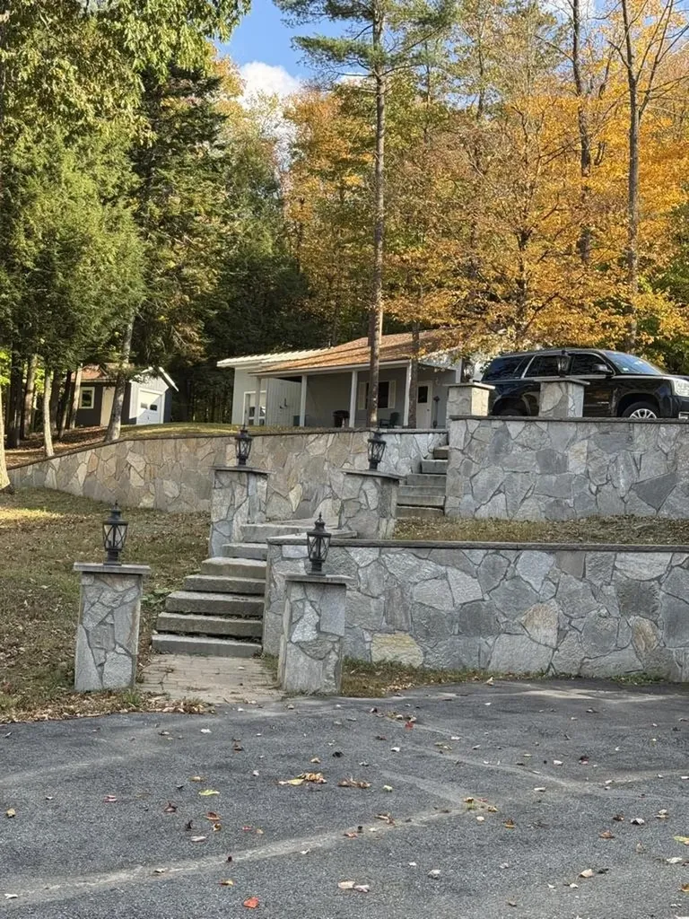 1952 Monroe Road Littleton NH 03561