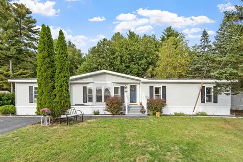 38 Dianne Street Nashua NH 03062