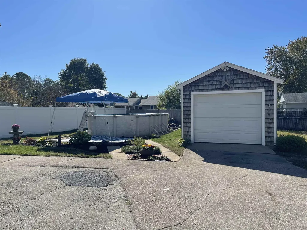 52 Erie Street Manchester NH 03102