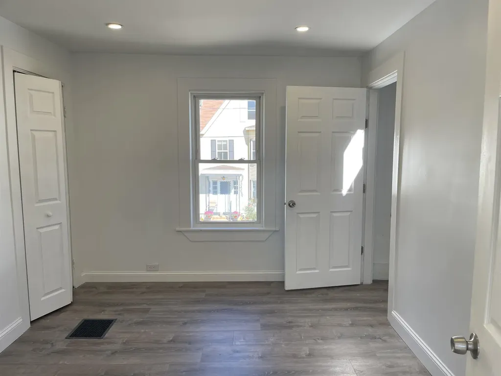 52 Erie Street Manchester NH 03102