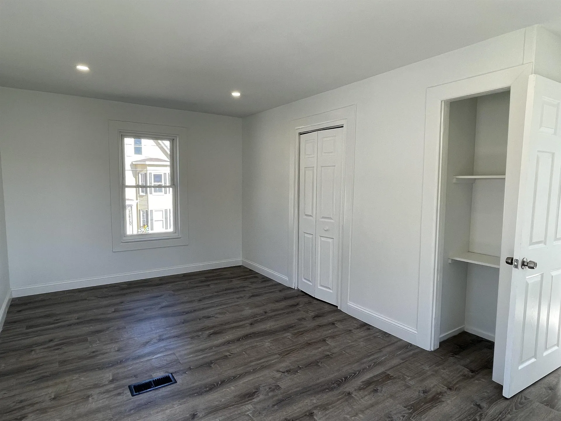 52 Erie Street Manchester NH 03102