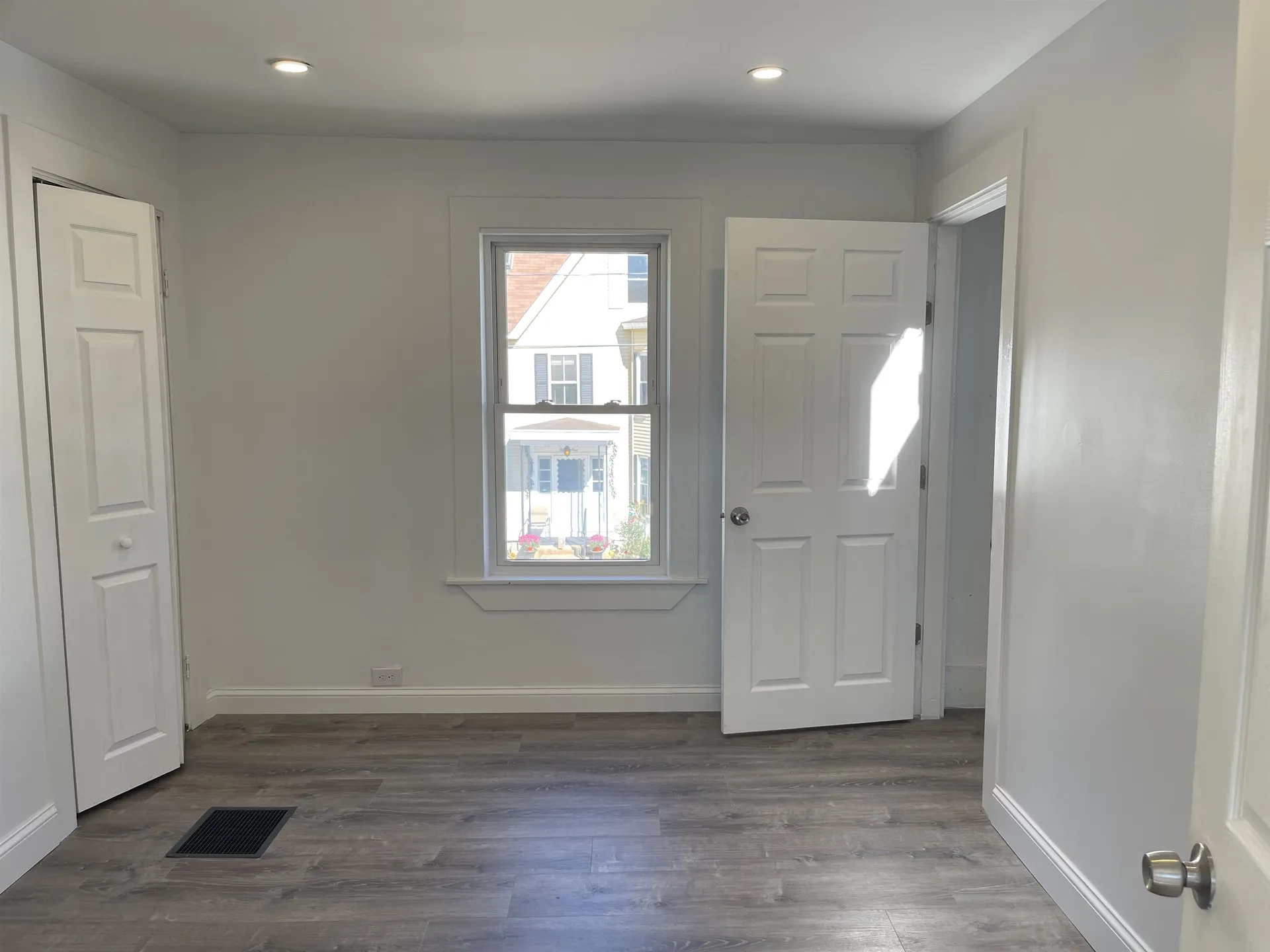 52 Erie Street Manchester NH 03102