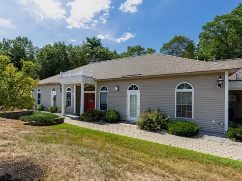 55 Lantern Lane Kingston NH 03848