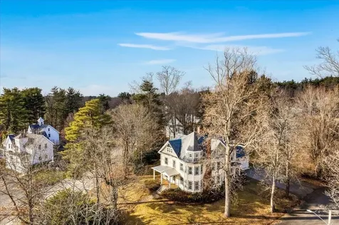 61 Manchester Street Nashua NH 03064