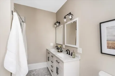 61 Manchester Street Nashua NH 03064