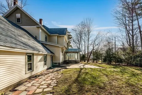 61 Manchester Street Nashua NH 03064