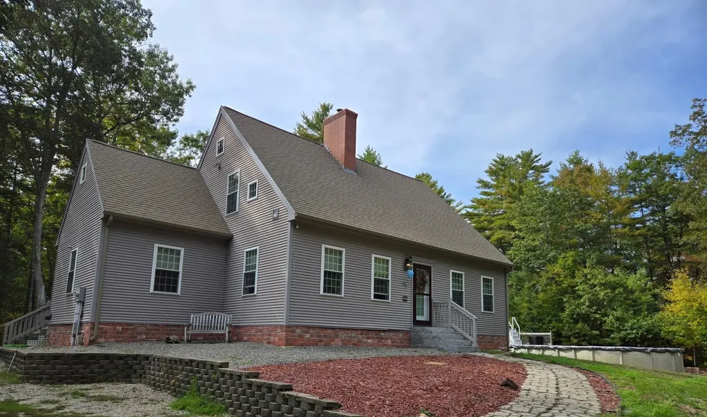 98 Copp Drive Fremont NH 03044