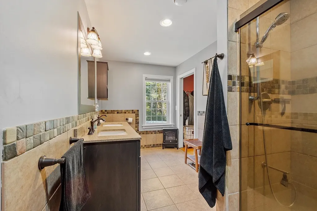 98 Copp Drive Fremont NH 03044