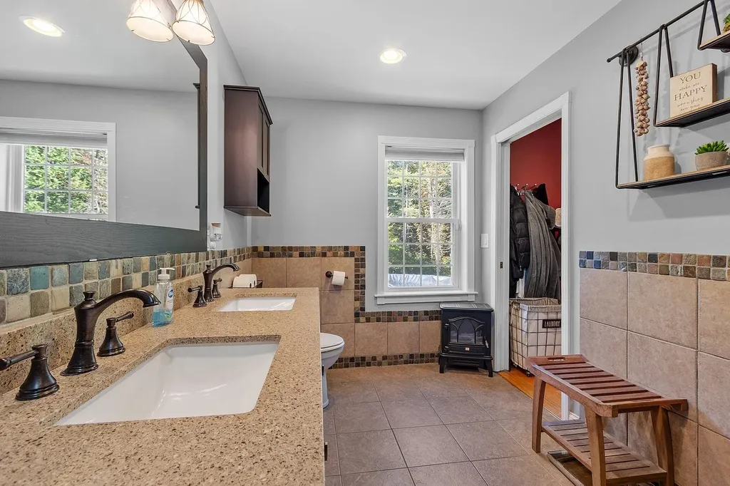 98 Copp Drive Fremont NH 03044