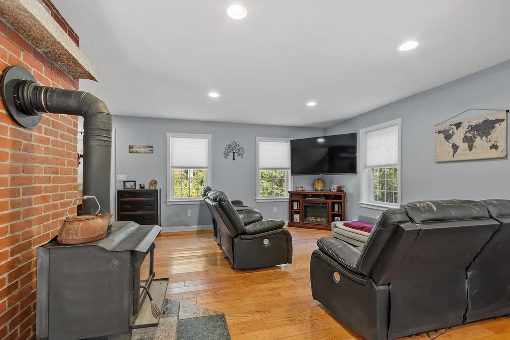 98 Copp Drive Fremont NH 03044