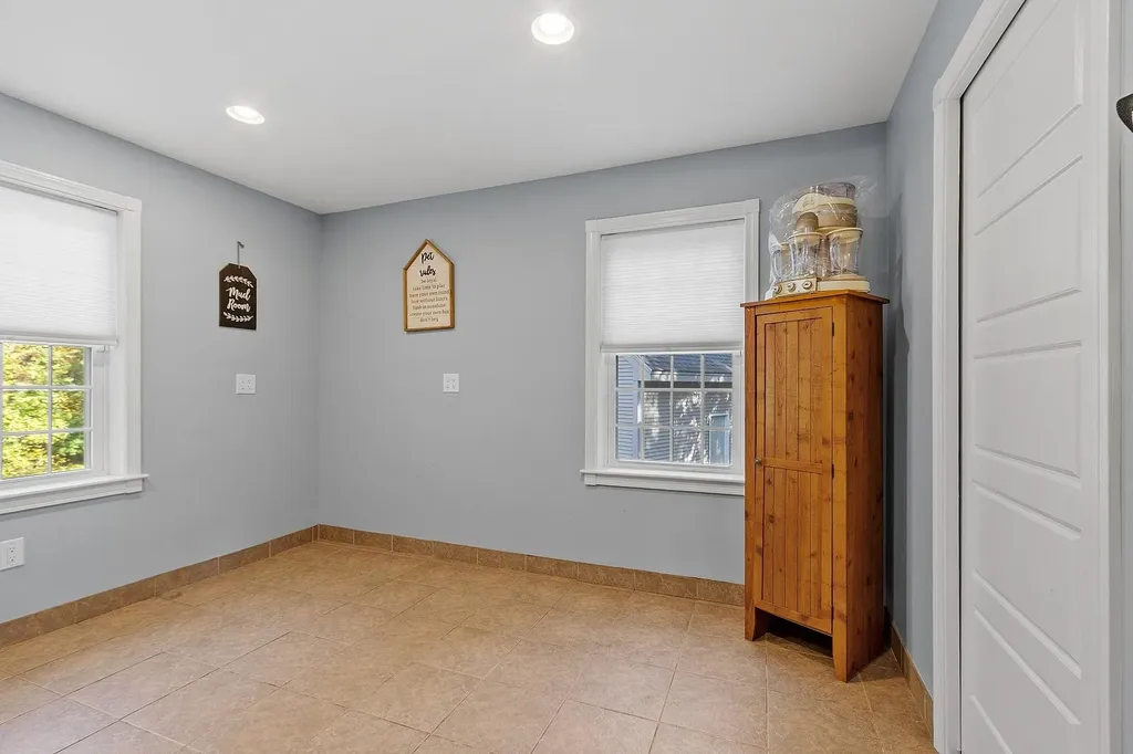 98 Copp Drive Fremont NH 03044