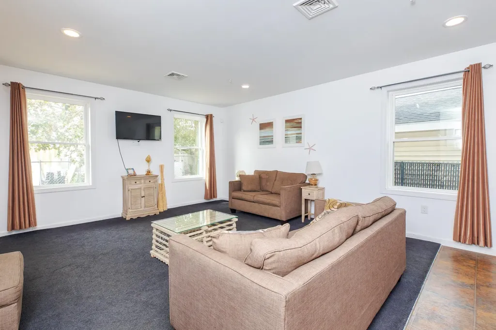 3 Perkins Avenue Hampton NH 03842