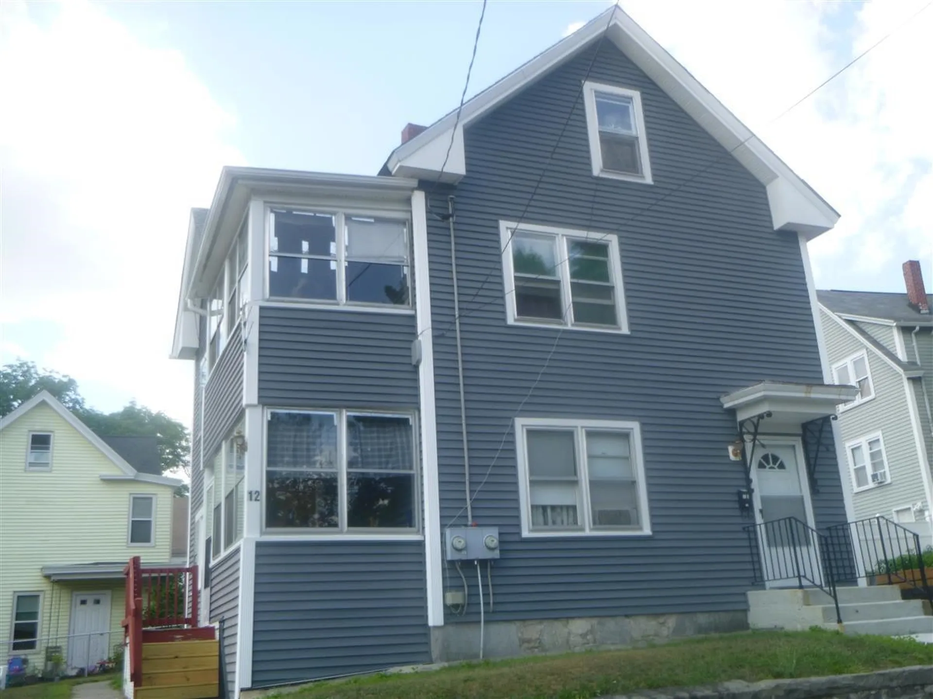 12 Dow Street Nashua NH 03064