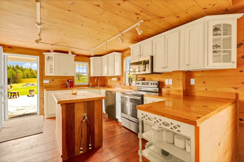 85 Pallottas Hill Road Ludlow VT 05149