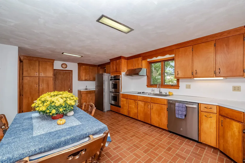 46 Mount Vernon Street Somersworth NH 03878