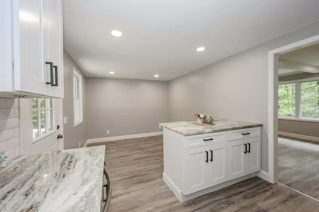 877 Street Johnsbury Road Littleton NH 03561