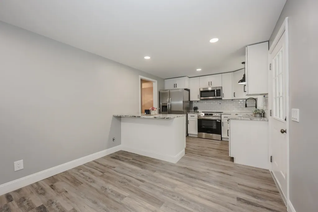 877 Street Johnsbury Road Littleton NH 03561