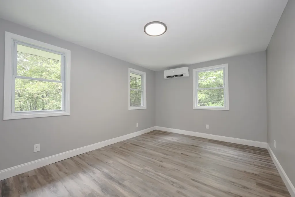 877 Street Johnsbury Road Littleton NH 03561