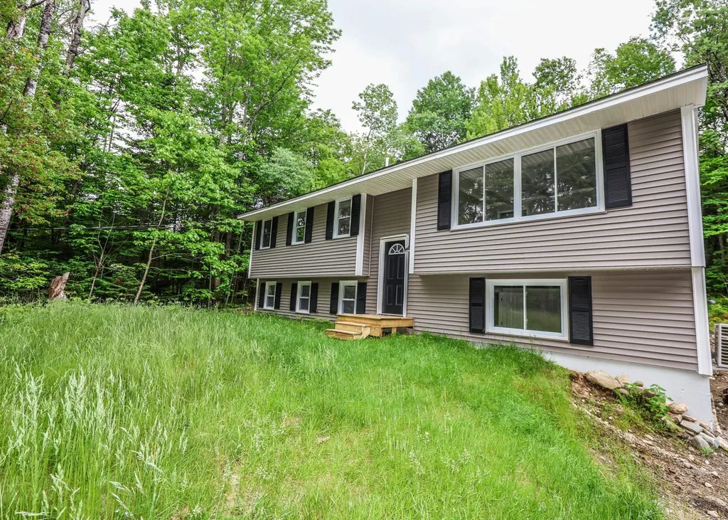 877 Street Johnsbury Road Littleton NH 03561