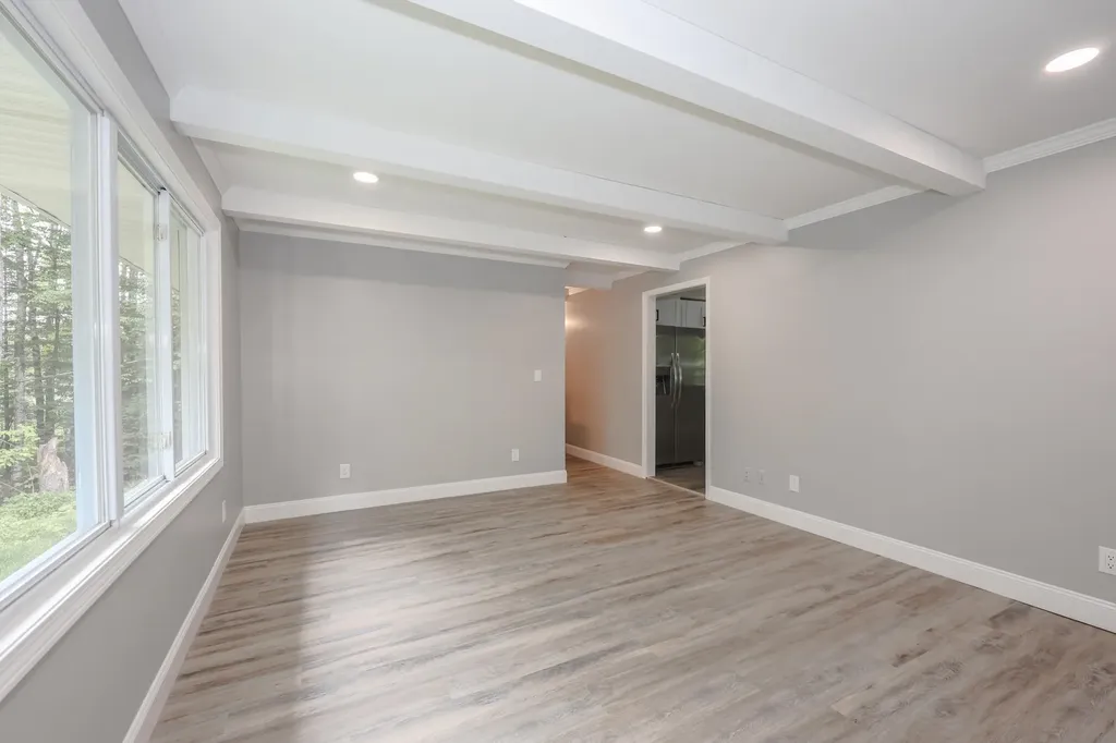 877 Street Johnsbury Road Littleton NH 03561