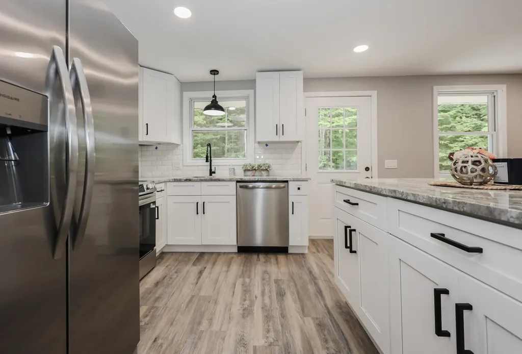 877 Street Johnsbury Road Littleton NH 03561