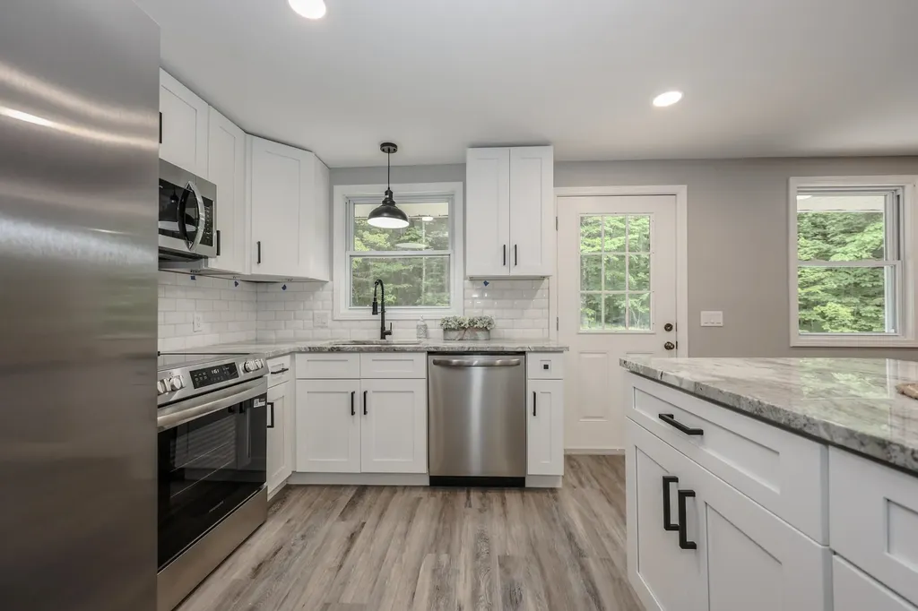 877 Street Johnsbury Road Littleton NH 03561