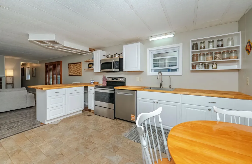 14 Deerfield Drive Dover NH 03820