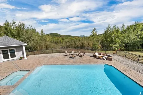 33 Sky Lane Wolfeboro NH 03894